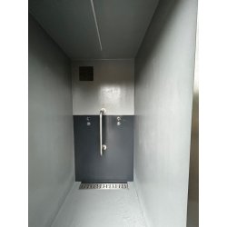 Cabine PMR avec deux cabines standard disponible en version manuelle, semi-automatique ou automatique - réf. 2061