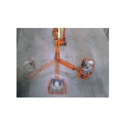 E300ajp hybride - Nacelle articulée JLG - Hauteur de travail 10,97 m - Portée d'action 6,77 m - Capacité 230 kg