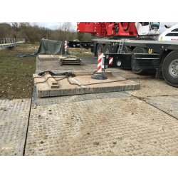 Location de plaques de roulage plastique - chemins d'accès, cheminements piétons et plateformes temporaires -  EnvhyroTrak