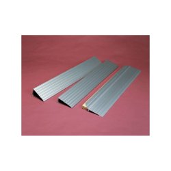 Rampe de seuil réglable - Hauteur max 7,6cm - Référence AA8790 - Longueur 43,2cm, largeur 86,4cm