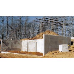 Mur de soutènement béton industriel - Maison Bleue - robuste et durable
