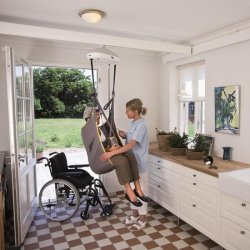 Lève-personne électrique sécurisé - capacité de levage de 200 kg pour utilisation à domicile, en collectivité ou en milieu hospitalier - invacare robin