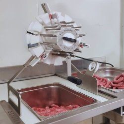 Machine pour portionner et couper les saucisses - WHEELINKER