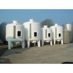 Cuve vinicole en fibre de polyester sur pieds - Capacité de 50 HL à 300 HL - Fabrication française