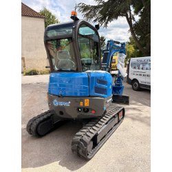 Mini-pelle RIPPA R32 3,2 tonnes avec cabine - moteur Kubota V1505