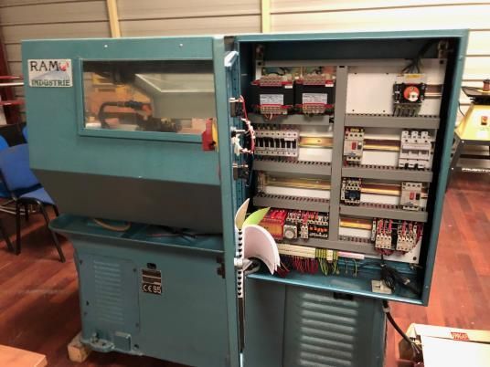 Tour conventionnel ERNAULT AC280 - Occasion réf 3120 - Entre pointes 500 mm - 18 vitesses de broche_2