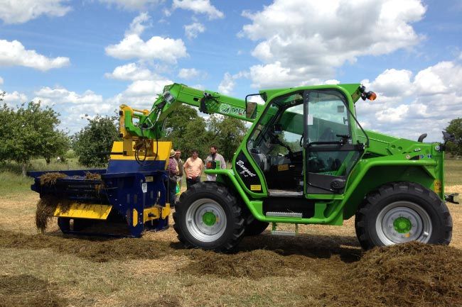 Dérouleuse pailleuse DE450 KP - Warzée SA - balles jusqu'à 1200 kg - polyvalente avec kit paillage optionnel_2