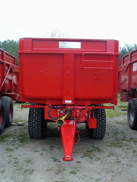 Remorque agricole avec compresseur 1000 tours et cardan protégé