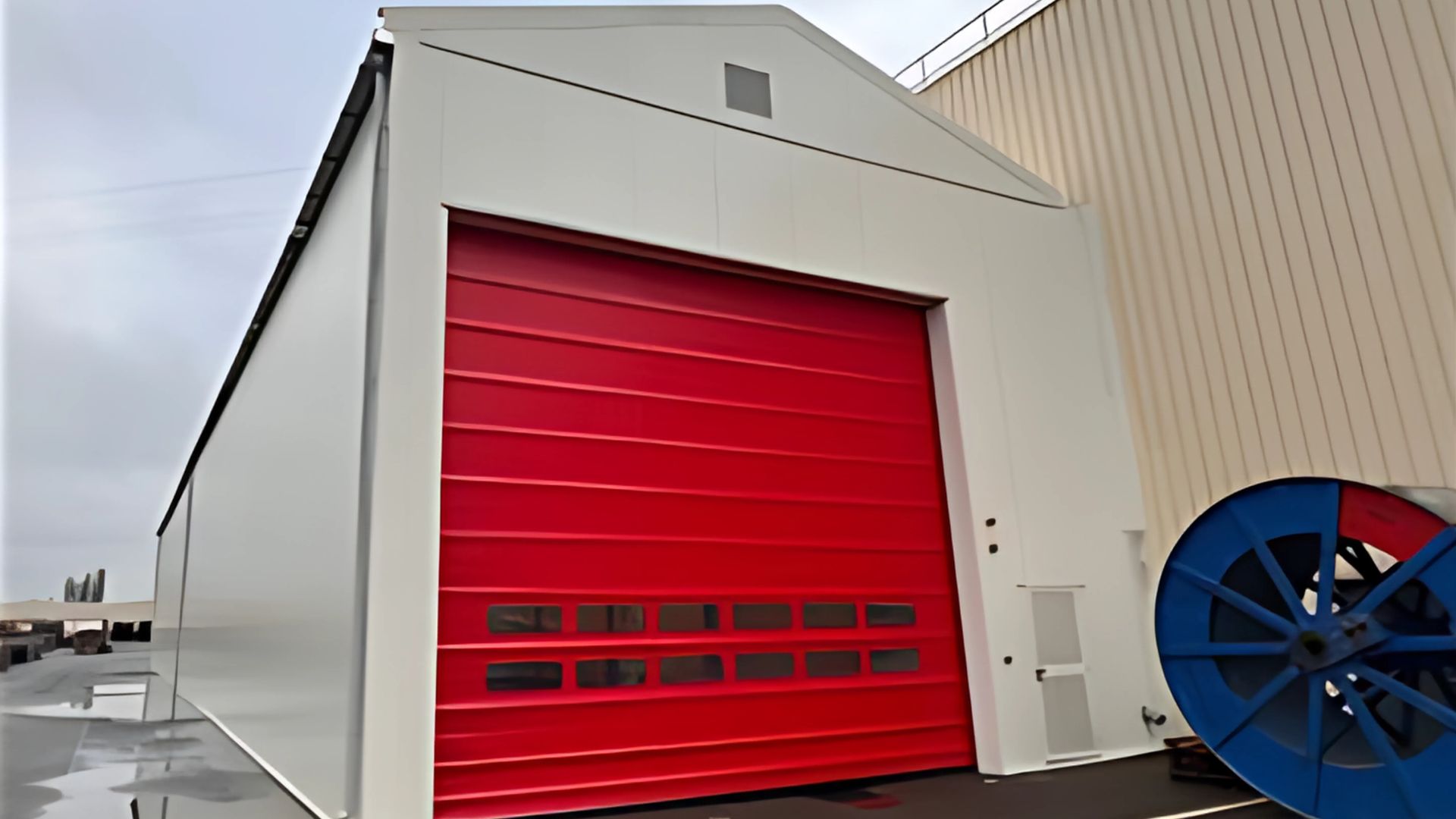 Bâtiment modulable et démontable pour le secteur de l'industrie, de la distribution, du sport, de l'éducation et de l'événementiel_2