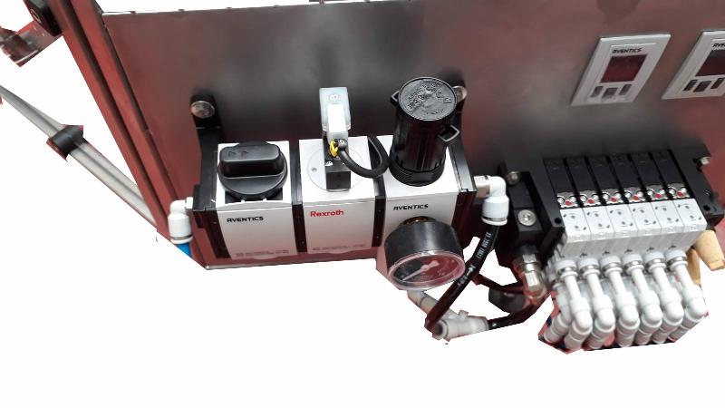 Robot pédagogique - mécanic'air - machine éducative de remplissage de balles de ping-pong avec robot UR3 d'Universal Robot_2