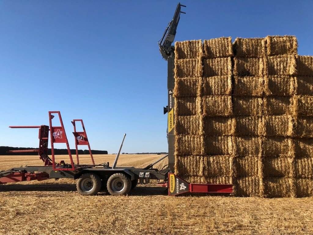Empileuse de balles carrées Stackpro7200 avec bras de chargement automatique