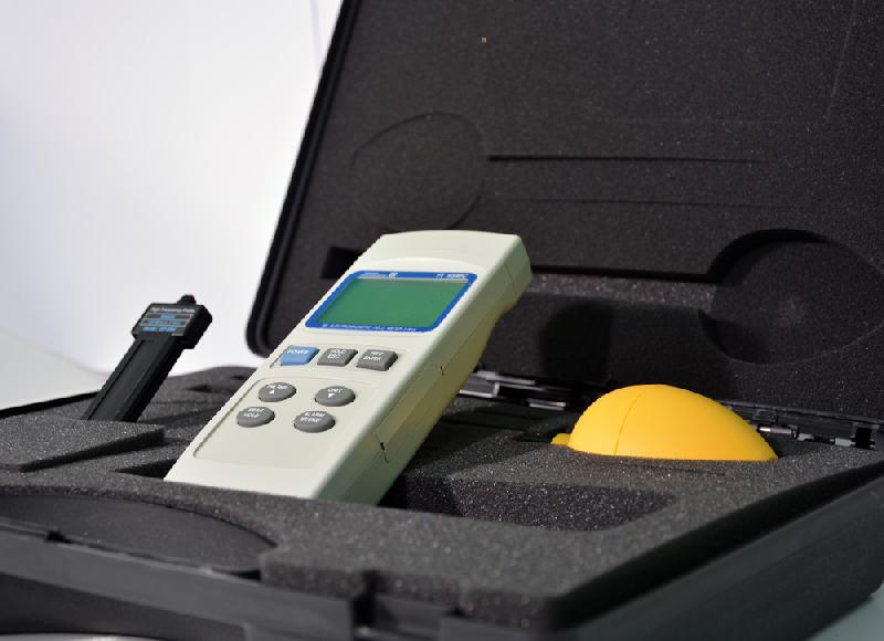 FI95MC - Mesureur de champs électromagnétiques 3 GHz pour applications résidentielles et industrielles_2