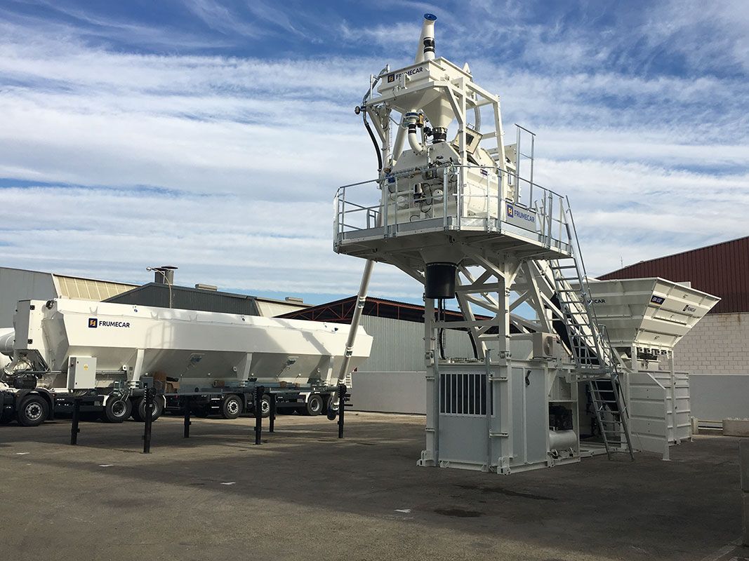 Eba 1250 centrale à béton - Frumecar - 60 m³/h - avec malaxeur à béton double essieu FTS 1875/1250 et cabine de commande climatisée_2