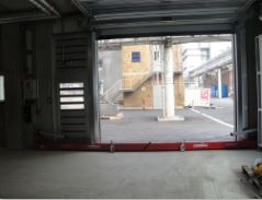 Barrière automatique avec verrouillage horizontal pneumatique