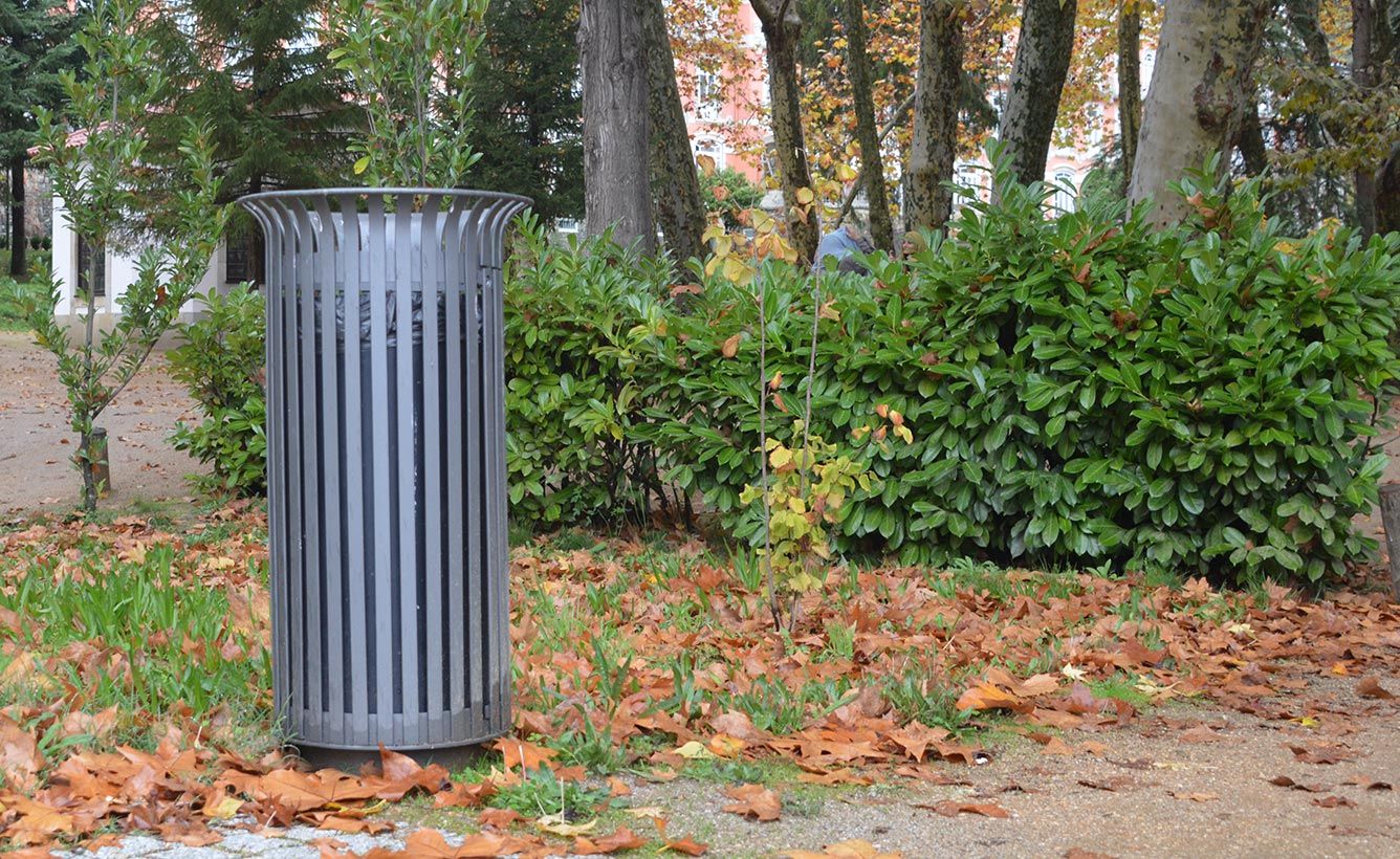 Serralves - poubelle publique - Larus - acier - 70L avec cendrier en option_2
