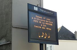 Elaris Premium - Journal lumineux Charvet Industries - Très grand angle de lecture 170° - Diodes haute luminosité - Programmation facile par Internet_2