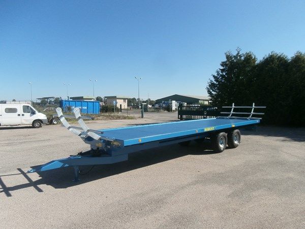 Remorque Robust 2000 avec plancher en acier antidérapant et éclairage intégré