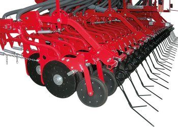 Semoir avec distribution uniforme sur terrains en pente