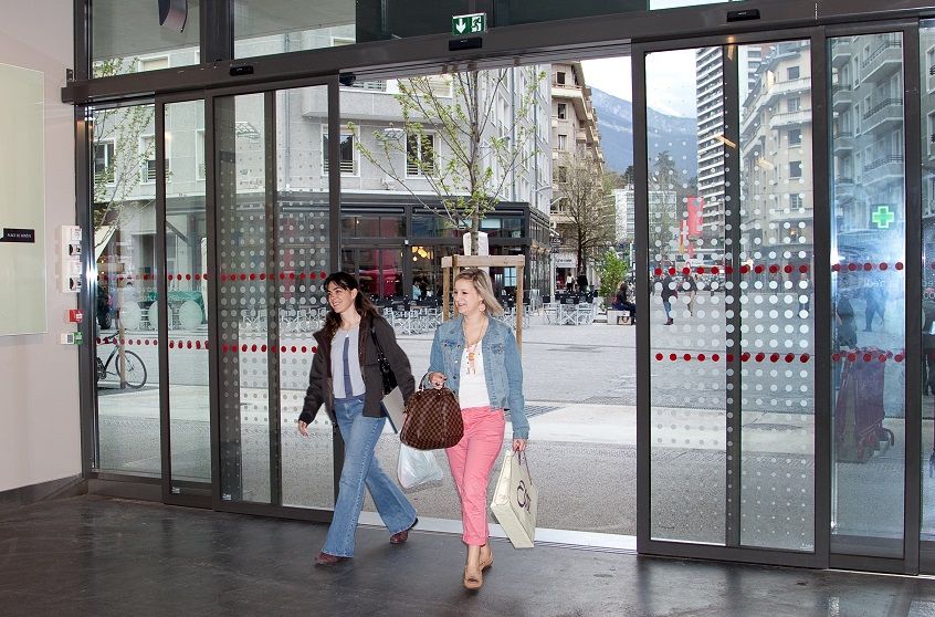 Porte automatique coulissante Softica - Fabrication française, sur mesure, avec motorisation Brushless_2