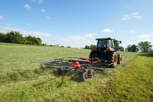 Vue détaillée de l'Andex 323, andaineur monorotor compact Vicon