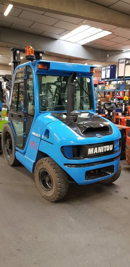 Chariot élévateur frontal diesel d'occasion Manitou MSI25T - 2500 KG - hauteur de levage 3700 MM_2
