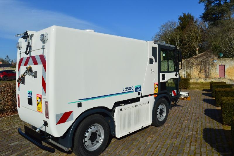 Laveuse compacte eau froide L 2500 CMAR 4X4 - Déneigement - UGAP - Laveuse de voirie_2
