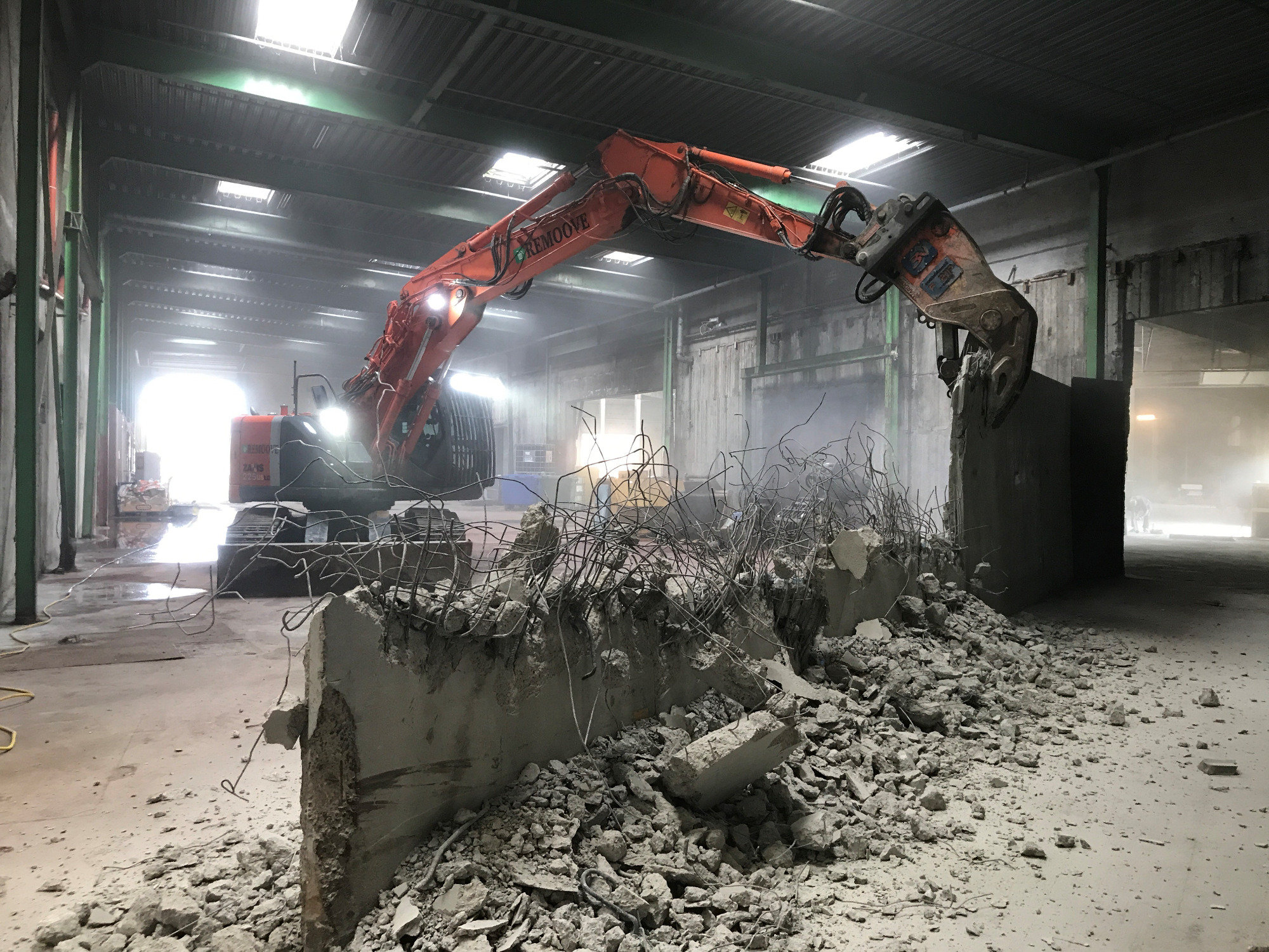 Broyeur à béton fixe pour pelle de 5 à 95 tonnes_2