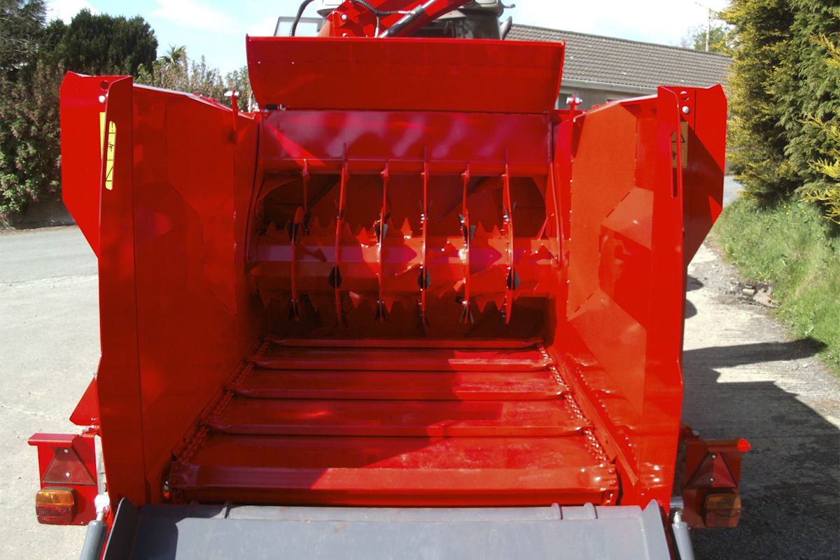 C300 pailleuse agricole - redrock - longueur totale (m) 3,77_2
