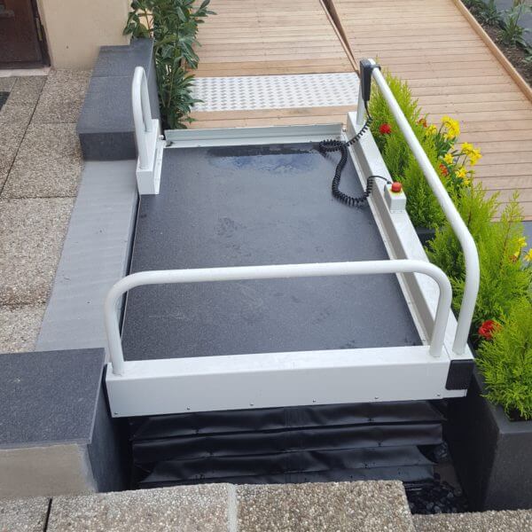 Dispositif sans gaine pour accès facilité aux étages