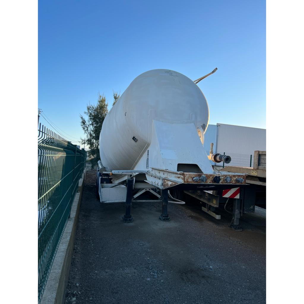 Citerne routière pulvérulente horizontale - 34m3 FILLIAT 1996 - semi-remorque pour produits secs en vrac_2