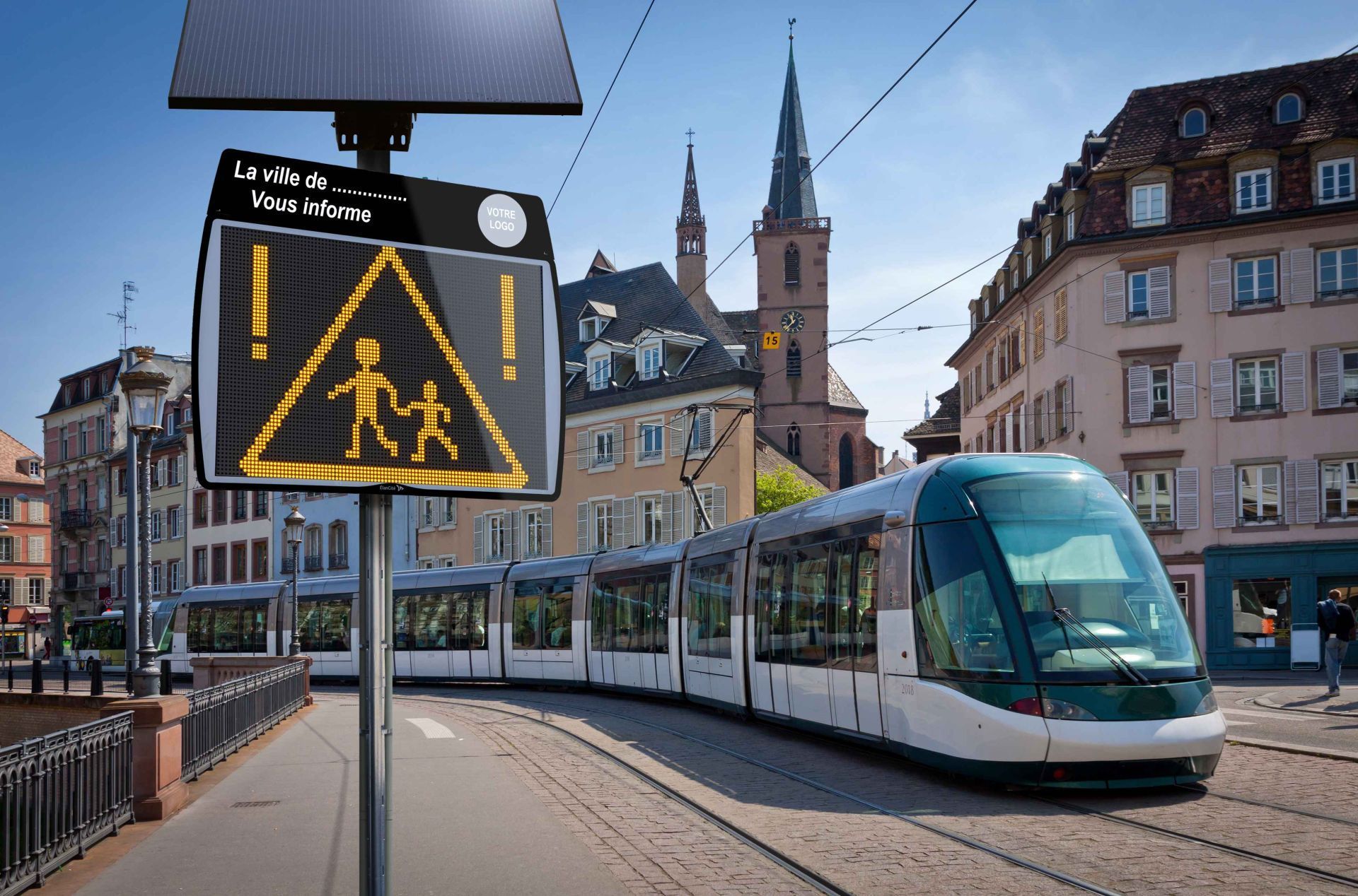 Panneau lumineux d'information public EVOCITY - Autonome avec panneau solaire et lisibilité optimale 24h/24_2