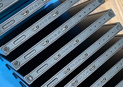 Chargeur jusqu'à 6 téléphones avec système antivol intégré dédié aux lieux publics, gares, salles d'attente, lieux de travail  - MOBIL CHARGE_2
