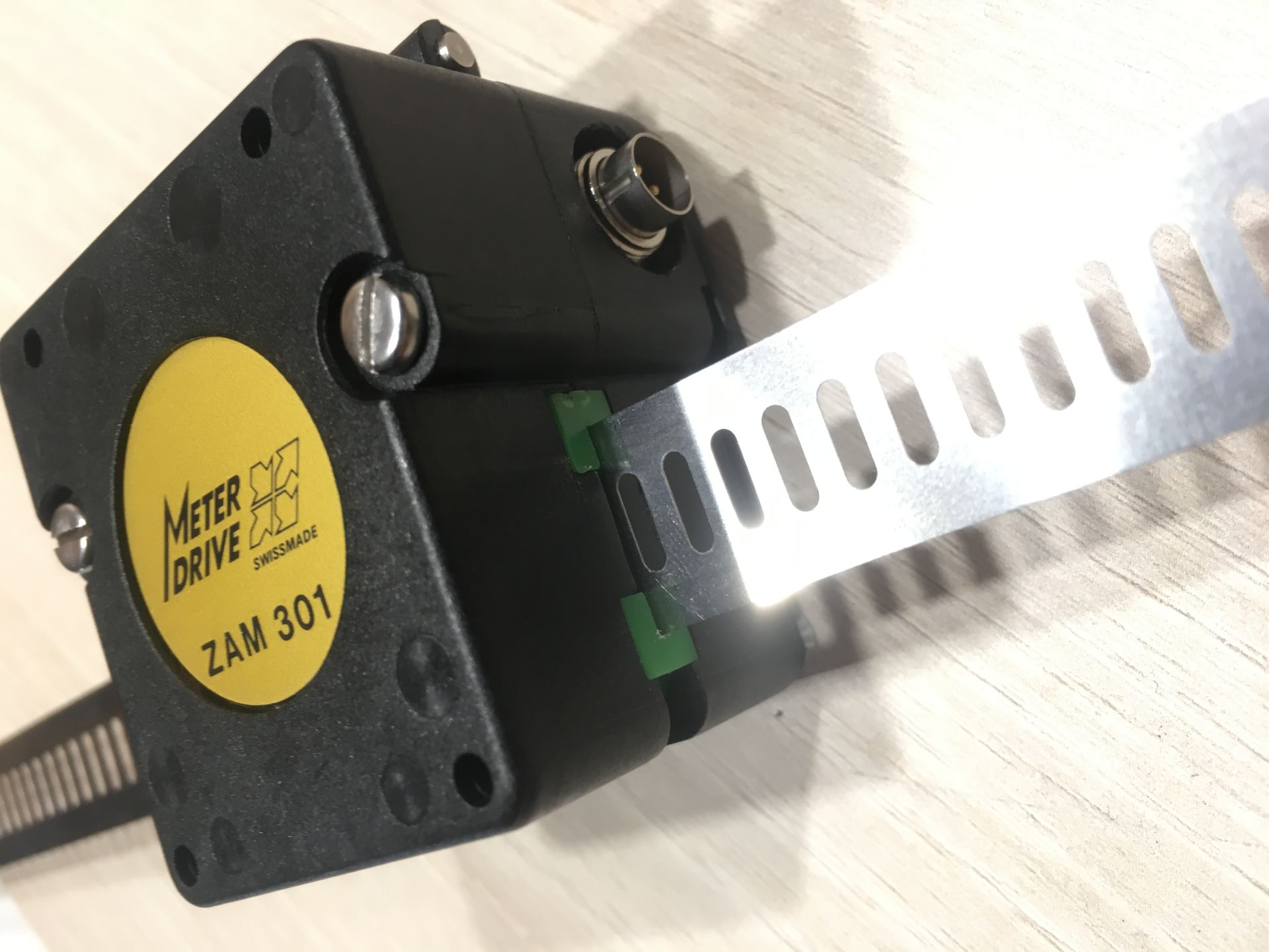 Codeur linéaire optique ZAM-301 - haute précision 100µm - robuste et simple d'utilisation_2