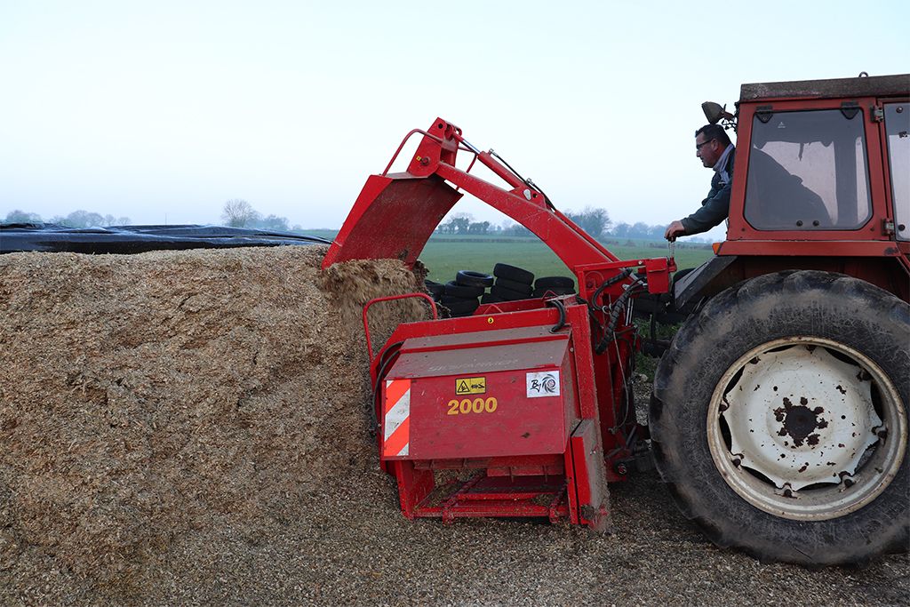 D2000 - désileuse - silofarmer - portée 1,4 m³ à 2,5 m³_2
