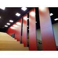 Cloison suspendue sans rail au sol avec panneaux emboîtables