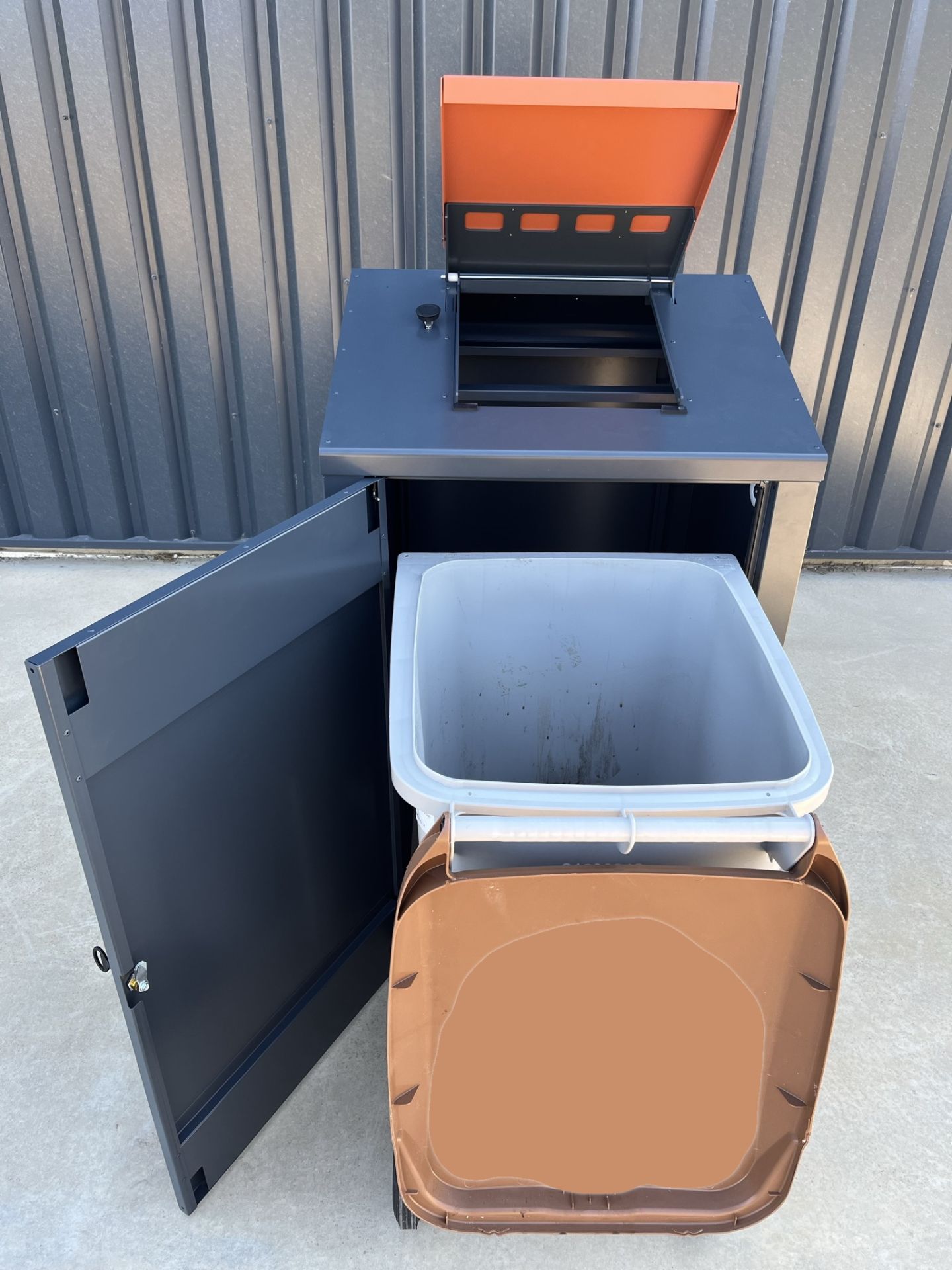 Abri poubelle Wastebio - Design esthétique, accessibilité PMR, collecte biodéchets 120 à 240L - Made in France_2