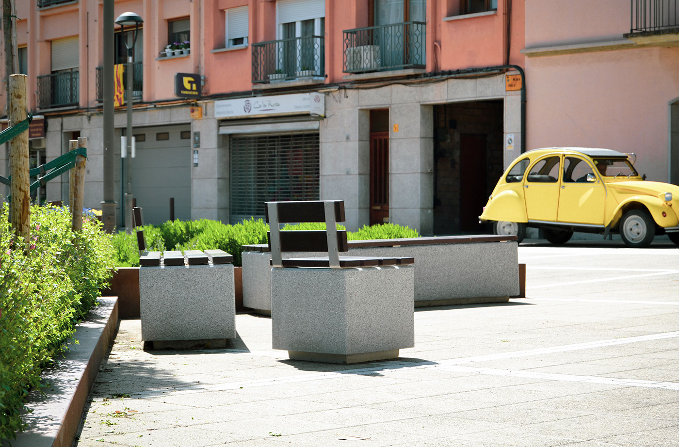 Chaise Kube P UM372SLP - béton préfabriqué gris granite avec lattes en bois tropical traité_2
