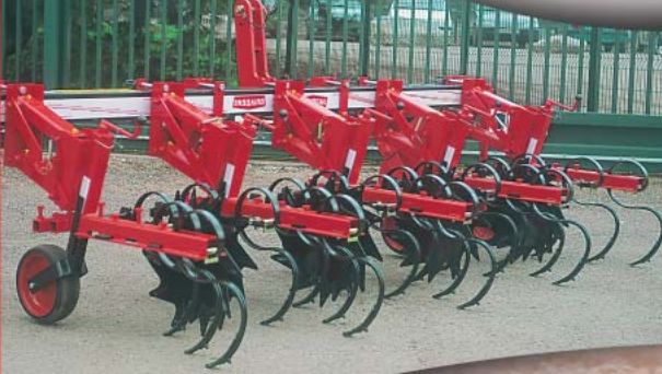 Machine agricole Quivogne pour inter-rangs et protection des plants