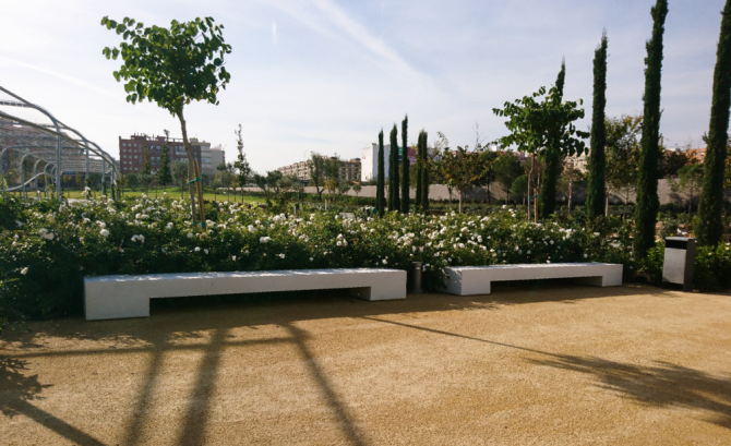 Banc en béton Andra - Dimensions 400 x 60 x 42 cm - Poids 1400 kg - Modèles I90, I150, I220, Q, Q90, C, C30, O+, Z1, Z2, L, LV, J, J120, Tetris T, Tetris X_2