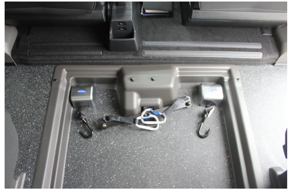 Treuil électrique du Ford Tourneo Custom Titanium pour aide au chargement TPMR