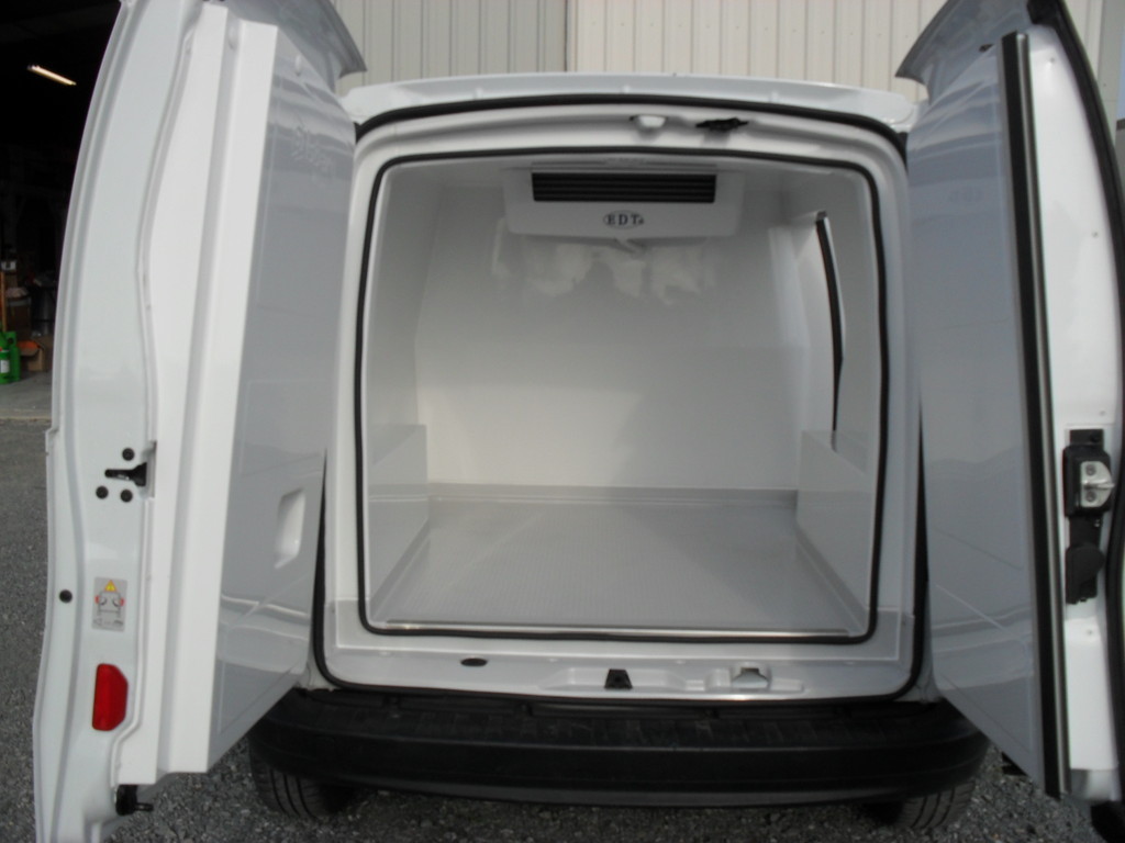 Installation frigorifique pour utilitaire compatible climatisation