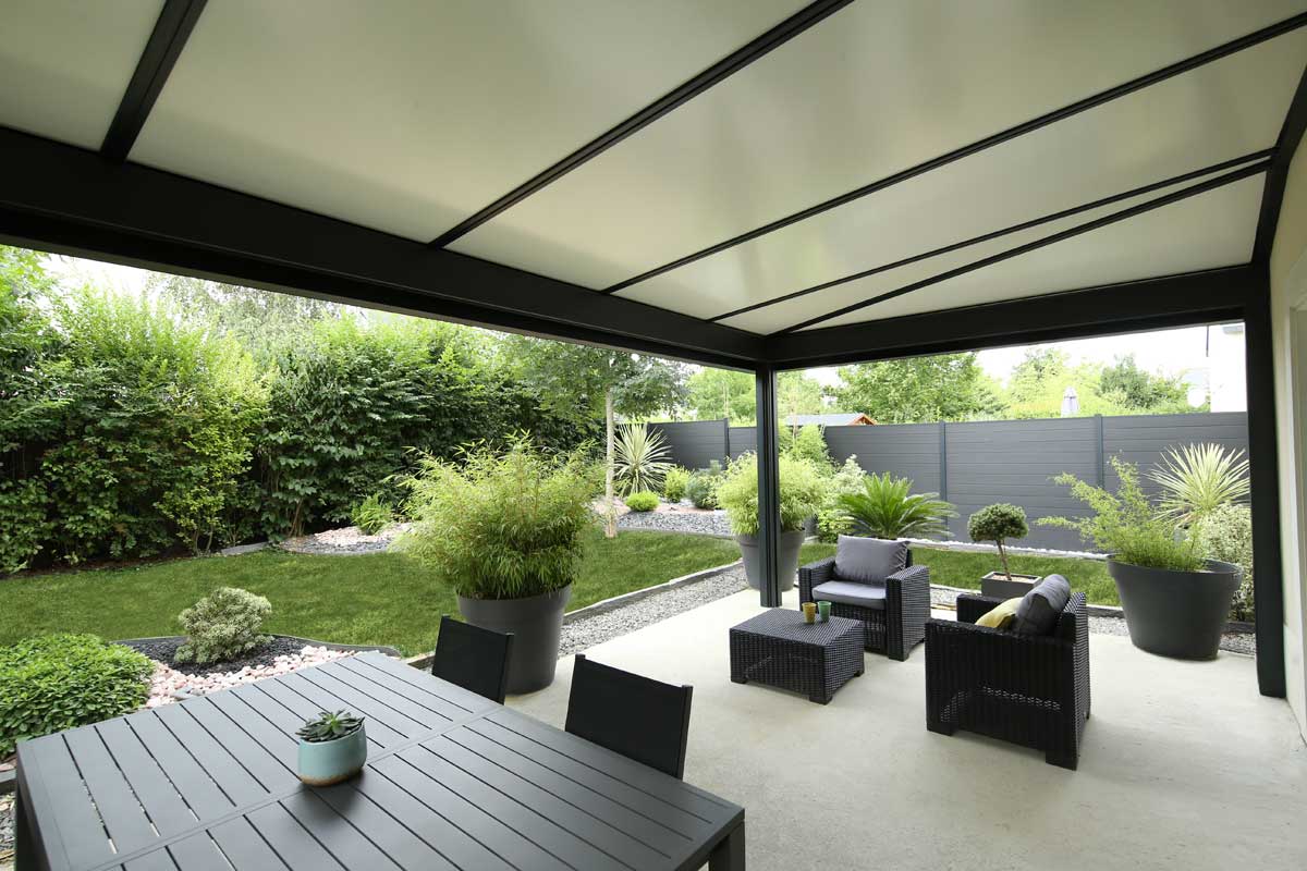 Préau en aluminium 100% sur mesure - Finitions personnalisables, coloris variés, éclairages inclus - Haute qualité certifiée_2