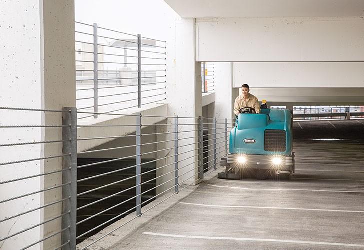 M20 Balayeuse-laveuse TENNANT autoportée intégrée_2