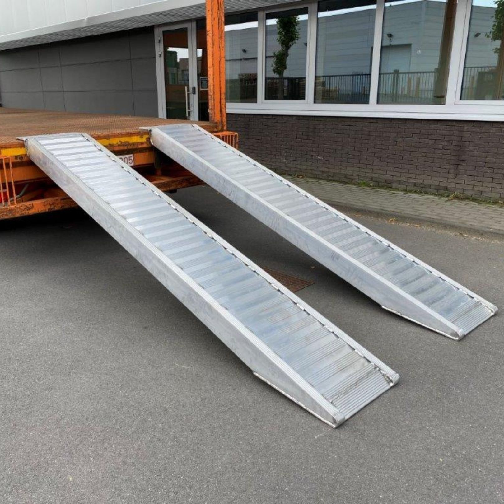 Rampe robuste pour engins et véhicules - jusqu'à 7500kg -  DH-AK_2