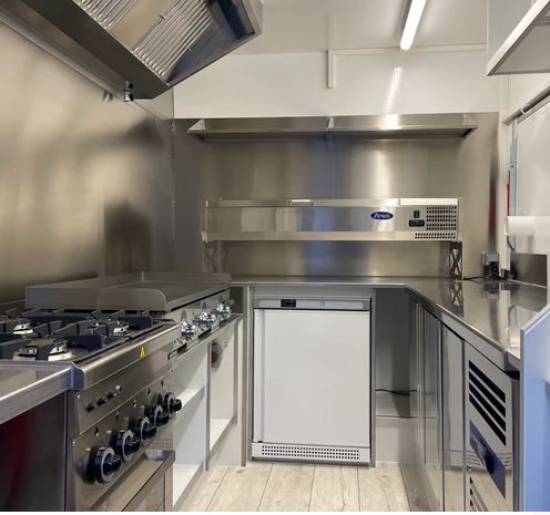 Remorque pour restaurant mobile - Tacos Mexicains personnalisable - Compacte et équipée pour tacos traditionnels_2