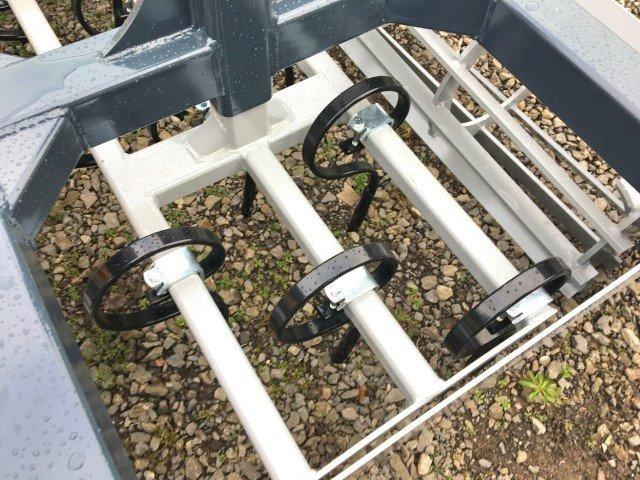 Tasse-avant Agri System - préparateur frontal 3.0m avec rouleaux et dents - Occasion_2