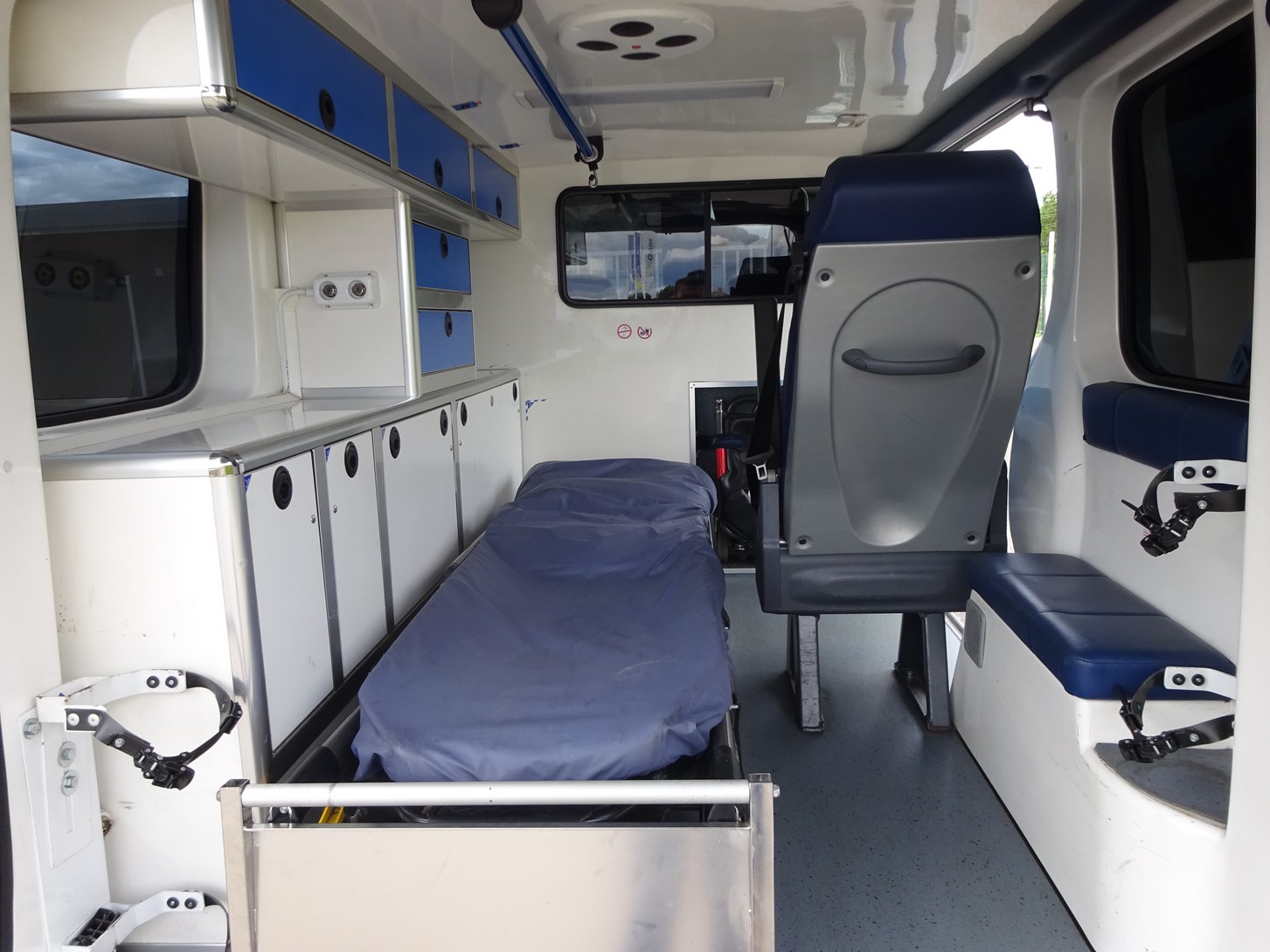 Ambulance renault trafic l1h1 2012 275 000 km type a1 - occasion_2