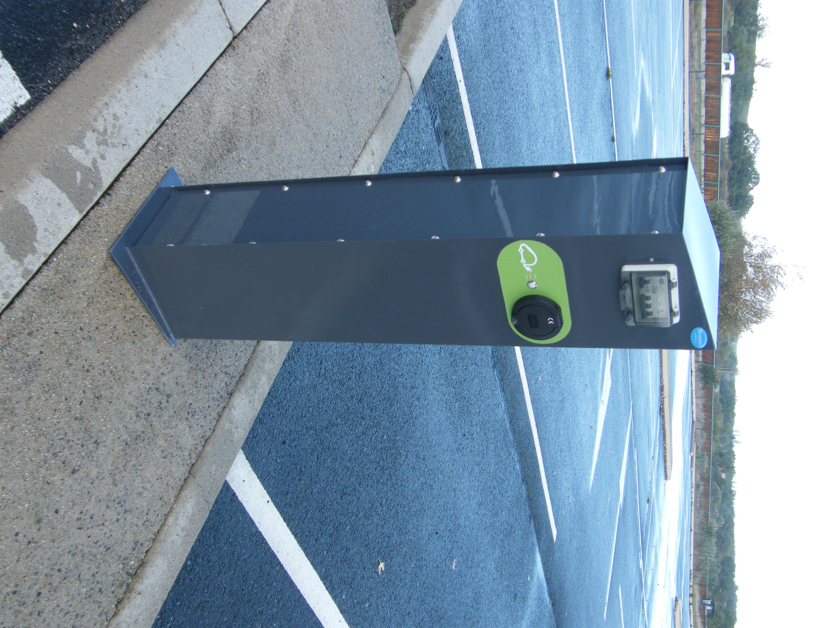 Borne de recharge pour voiture électrique - prise type 2 - charge 7.4 kW par véhicule - protection époxy - dimensions H1300mm x L300mm_2