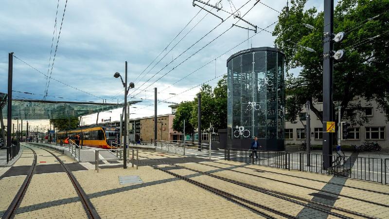Parking vélo automatisé sécurisé avec accès RFID à faible encombrement pour vélos - Jusqu'à 120 vélos - Version tour - Wöhr BIKESAFE_2