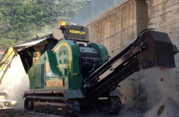 Broyeur à marteaux mobile et petit, idéal pour traiter des gravats, béton - komplet mill track 5000_0